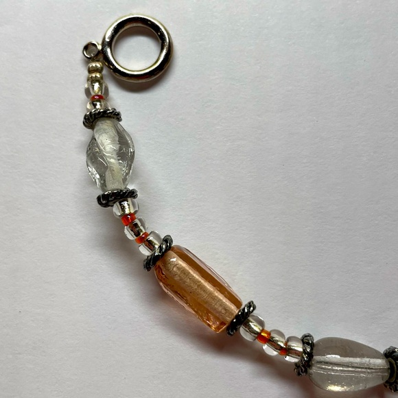 Handmade Artisan Clear and Pale Pink Glass and Silver-tone Beads Bracelet - Picture 3 of 7